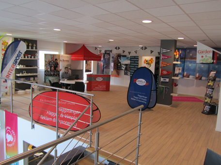 Flaggor och showroom